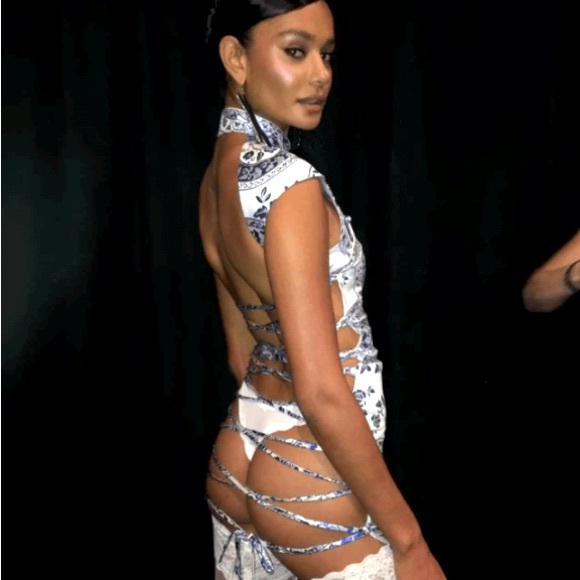 Kim Shui - Backless Qipao - L - Picture 1 of 15